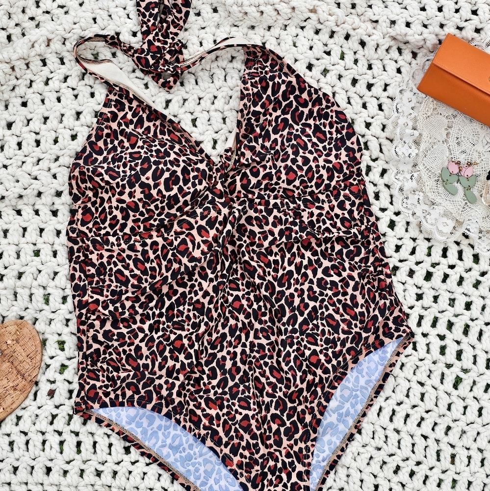 Kona Sol Halter neckline Cheetah Print Bathingsuit Sz 18W Plus / Curve Size